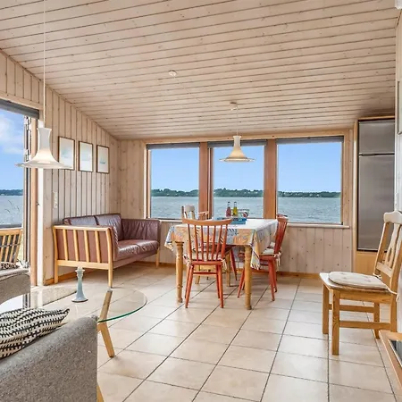 Signhild - 5m To The Fjord By Interhome Feriehus *