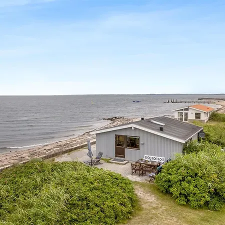 Signhild - 5m To The Fjord By Interhome